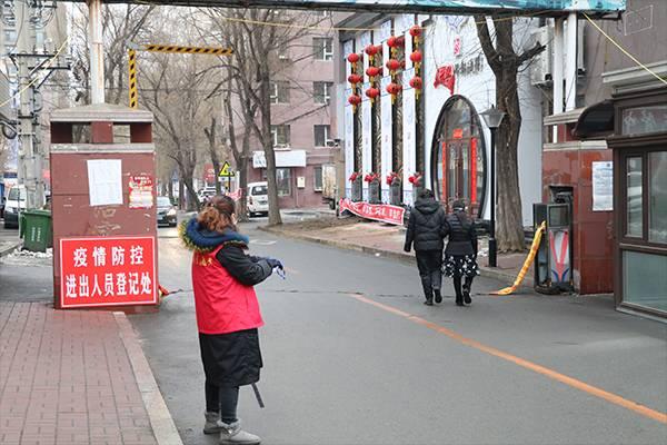 吉林一餐馆驱赶门口就餐防疫志愿者，餐馆的行为为何会惹众怒呢？