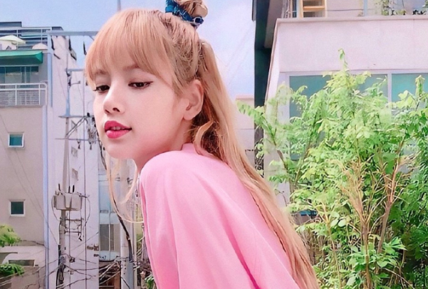 blackpink成员lisa感染新冠，目前她的情况如何了？