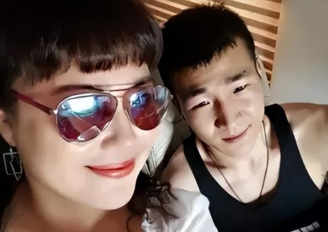 李菁菁与小21岁老公刘振宣布离婚，目前已经分居，原因是什么？