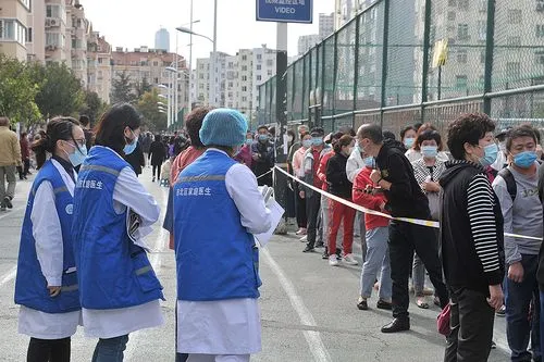 青岛核酸检测为何要“男女分开”？