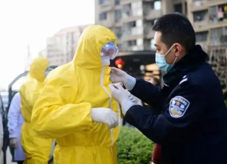 香港疫情仍严峻，TVB新剧剧组20人确诊，当地的疫情何时能迎来拐点？