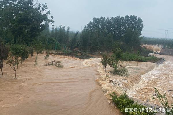 新乡特大暴雨，2小时降雨量超郑州，目前新乡的灾难情况如何？