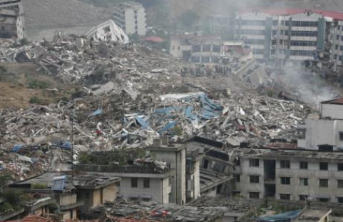 日本地震成田机场剧烈晃动，遇到地震该如何保护自己？