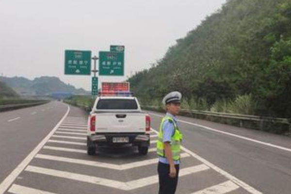 高速公路拖车打什么电话