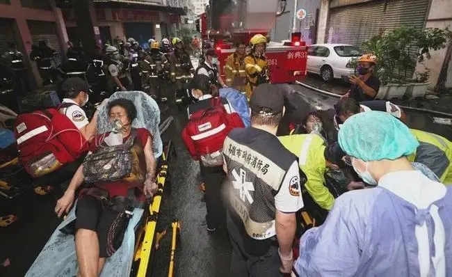 台湾高雄一大楼着火已致46人遇难，谁该为此次火灾负责？