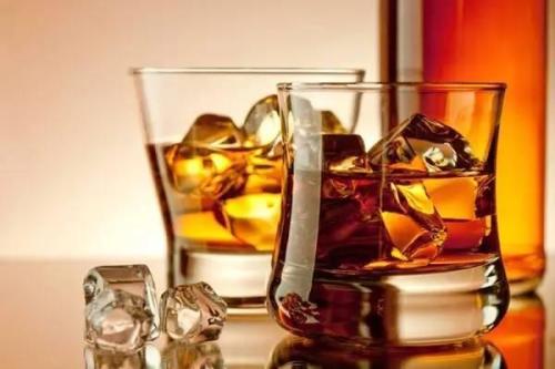 威士忌的英语究竟是 Whisky 还是 Whiskey？