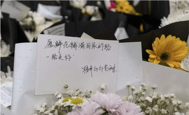 东航搜救人员发现十几本结婚证，这些乘客为何会携带结婚证？