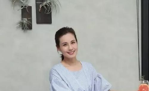 发如雪MV女主居然是刘耕宏老婆？刘耕宏老婆跟周董什么关系？