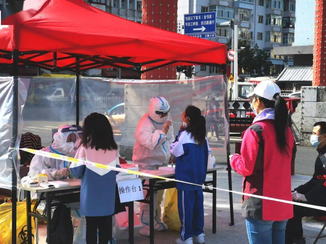 哈尔滨确诊女孩遭网络暴力，被骂“毒王”，这个女孩该遭到这样的谩骂吗？