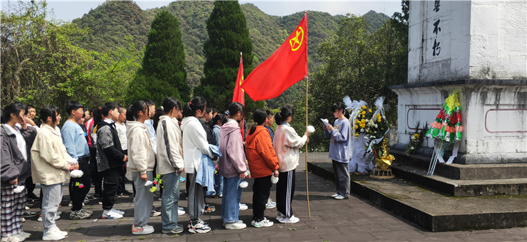 你如何看待数千名游客黄山齐唱国歌这件事？