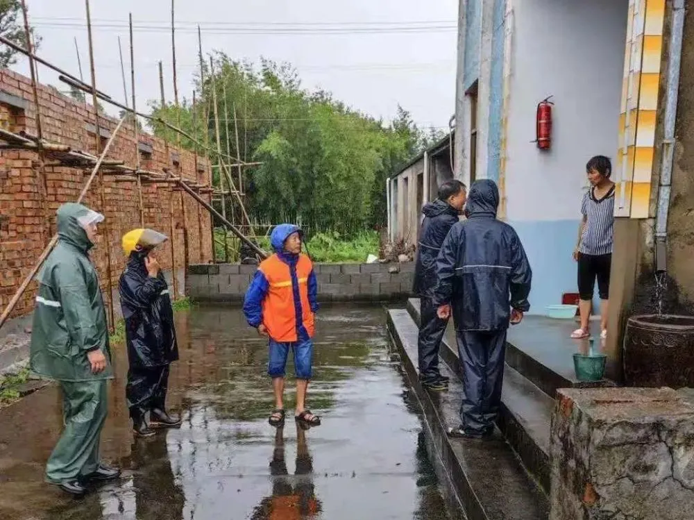 据报道，余姚雨量破浙江省台风雨量极值，如何应对这种极端天气？